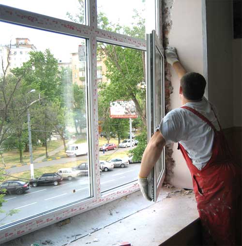 В школах Владикавказа устанавливают пластиковые окна и ремонтируют крышу
