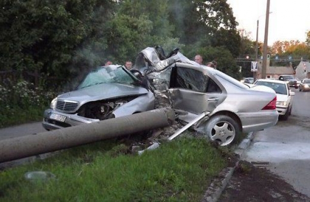 Mercedes-Benz снизил травматичность при авариях 