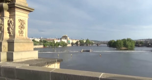 Карлов мост - визитная карточка древней Праги