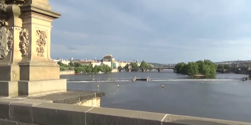 Карлов мост - визитная карточка древней Праги 