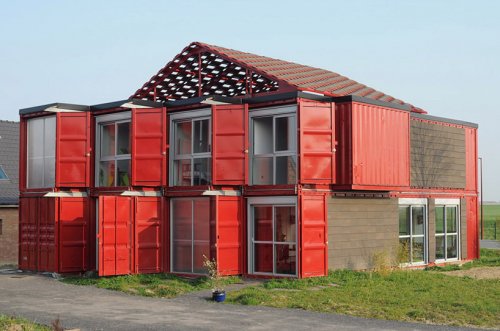 Жилой дом из контейнеров во Франции (фото)