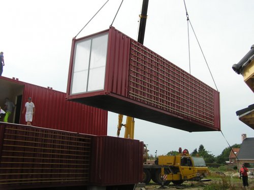 Жилой дом из контейнеров во Франции (фото)